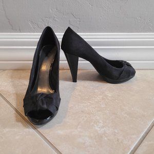 Fioni Black Peep Toe Shoe with Patent Heel
